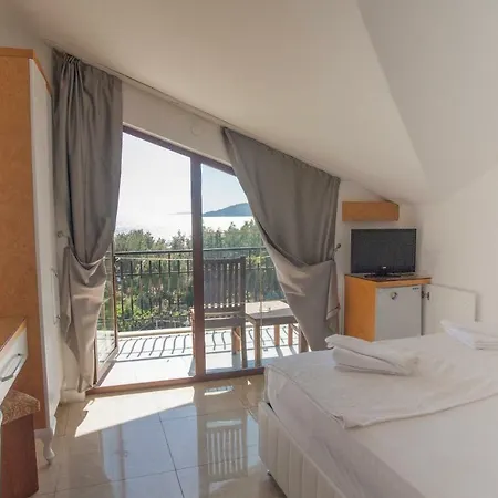 Ferah Hotel
